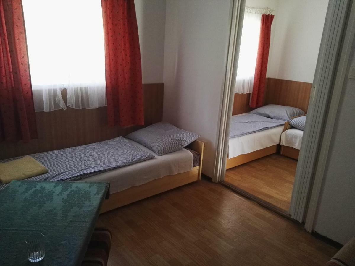 Vadasa Motel Es Etterem Hegyhátszentjakab Eksteriør bilde