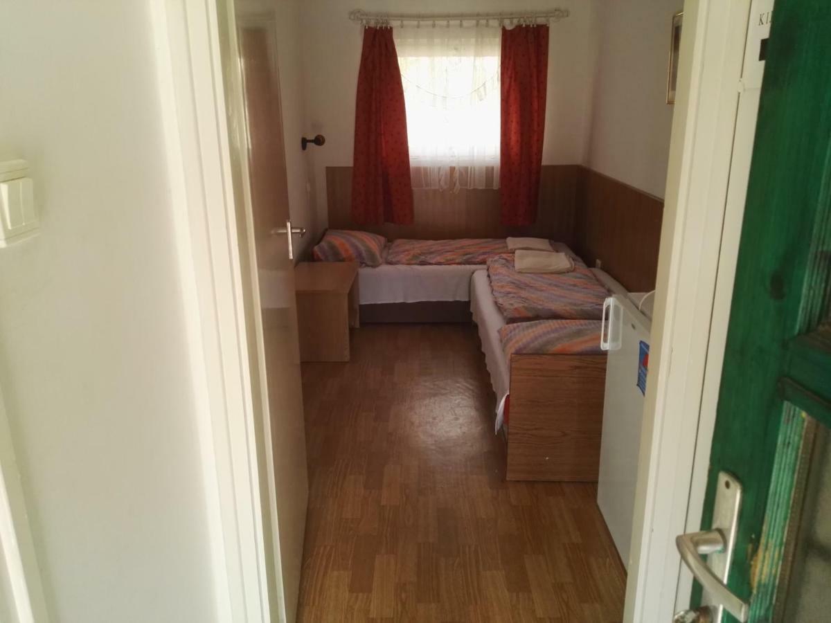 Vadasa Motel Es Etterem Hegyhátszentjakab Eksteriør bilde